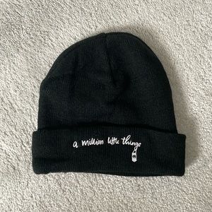 A Million Little Things beanie crew gift O/S